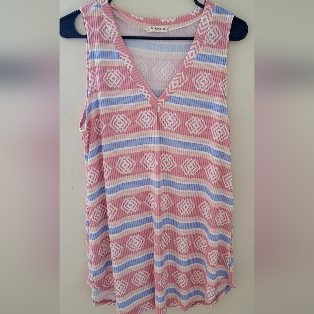 VIAMOR NWOT WOMENS TOP L TANK TOP LARGE NWOT